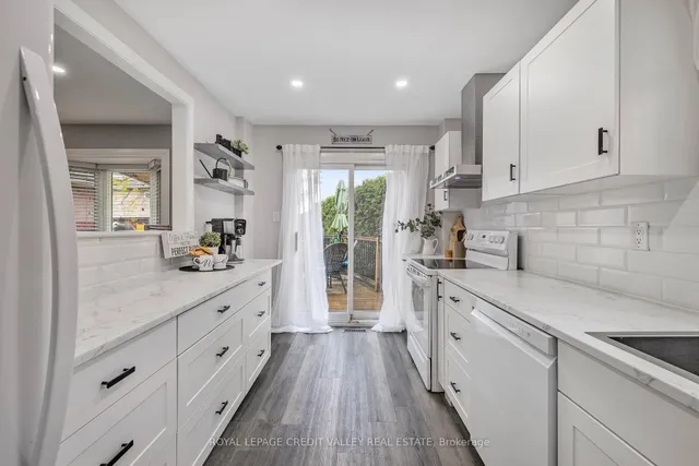 Additional image 14 of 65 Martindale Cres