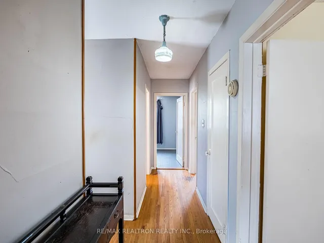 Additional image 25 of 872 Royal York Rd