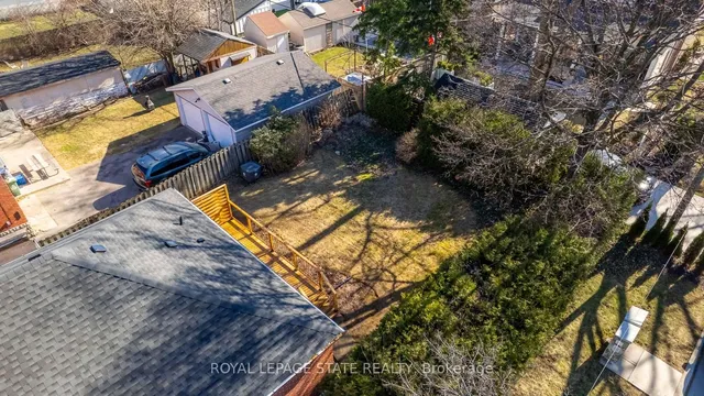 Additional image 47 of 869 Garth St