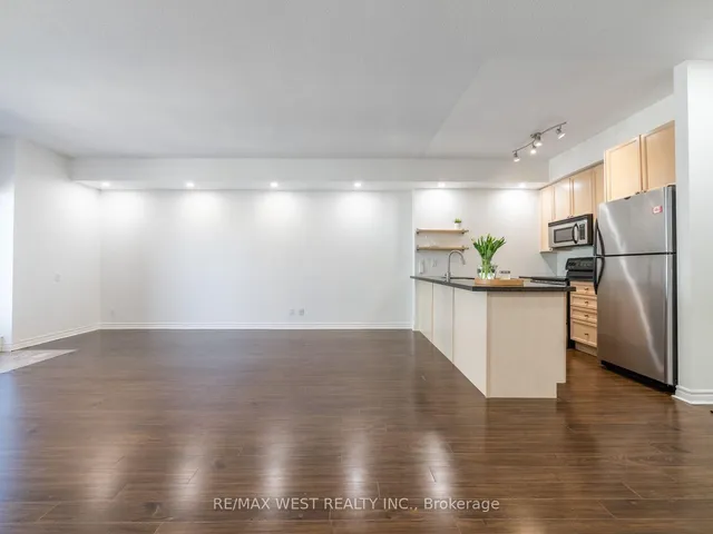 Additional image 6 of 4196 Dundas St Unit PH 609