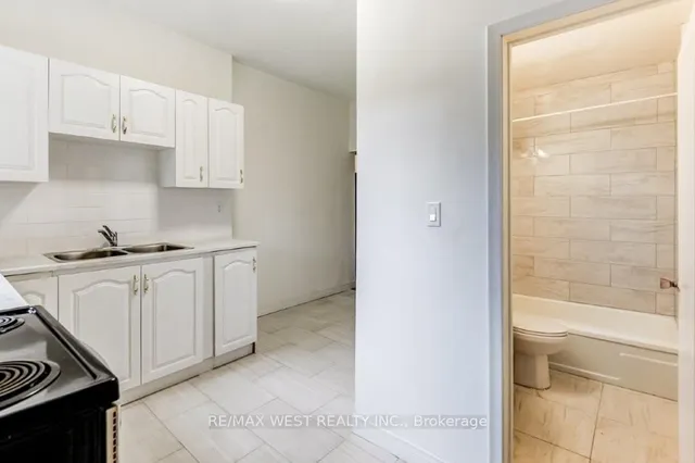 Additional image 14 of 413 Parkside Dr