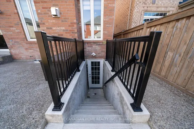 Additional image 37 of 33 Denali Cres