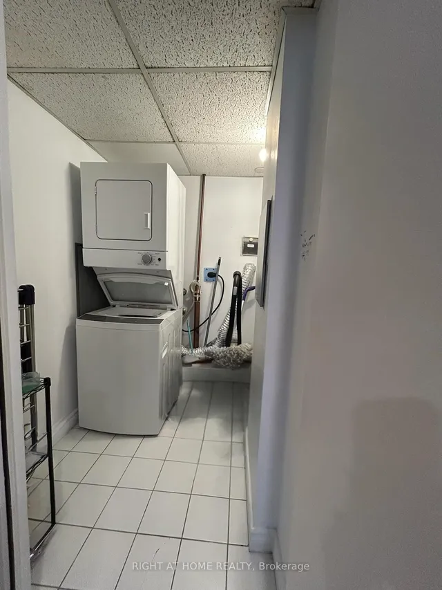 Additional image 19 of 38 Elm St Unit 1812