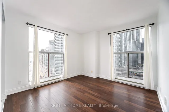 Additional image 30 of 77 Harbour Sq Unit 1812