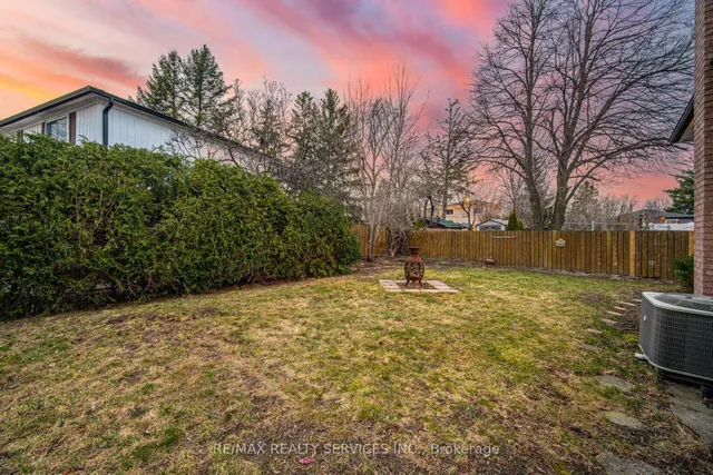 Additional image 28 of 8 Reigate Ave