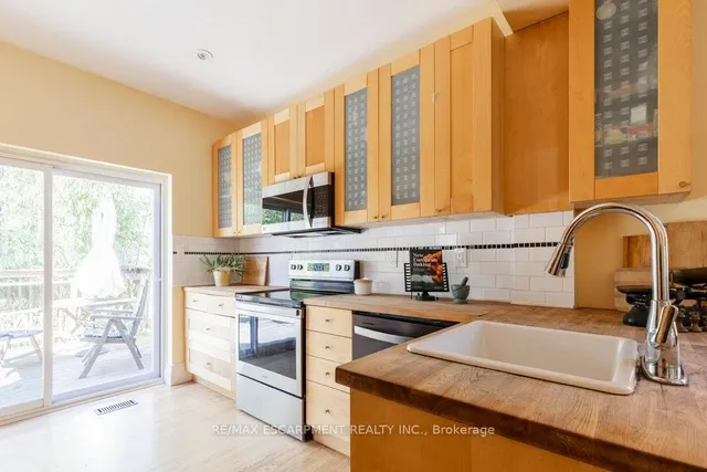 Additional image 22 of 24 Hyde Park Ave