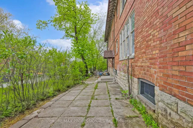 Additional image 7 of 1131 & 1131A Avenue Rd