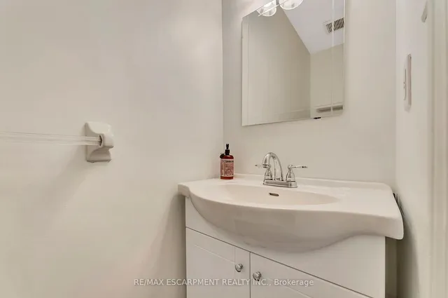 Additional image 22 of 2252 Walker's Line Unit 4