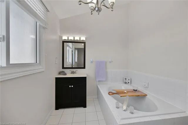 Additional image 23 of 1182 Upper Wentworth St