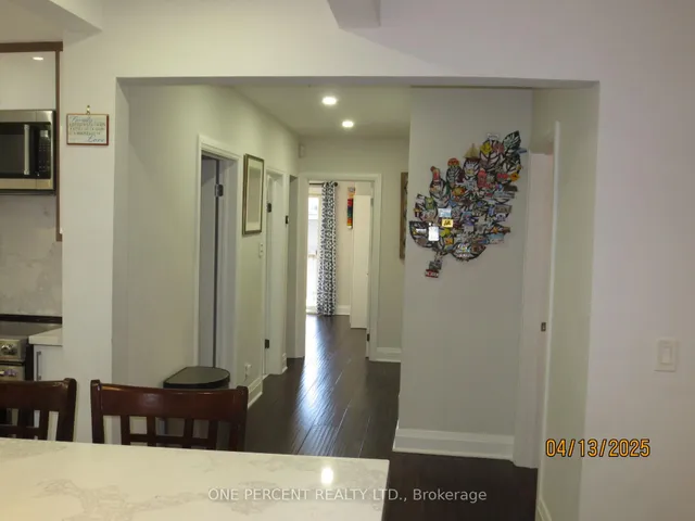 Additional image 4 of 39 Decarie Circ