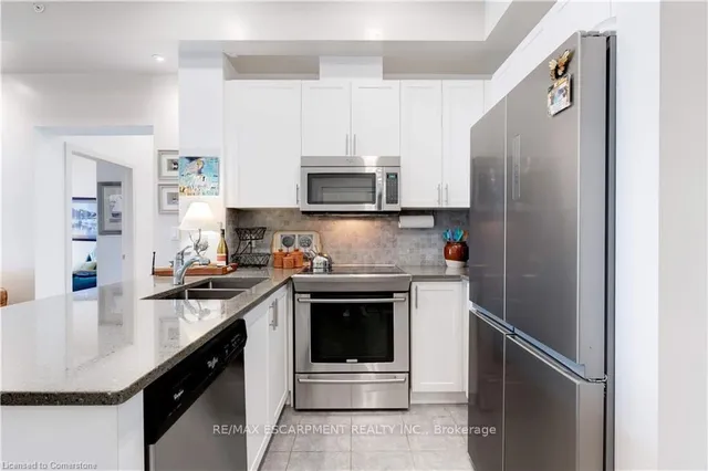 Additional image 4 of 35 SOUTHSHORE Cres Unit 404