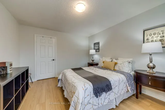 Additional image 34 of 2916 Sycamore St