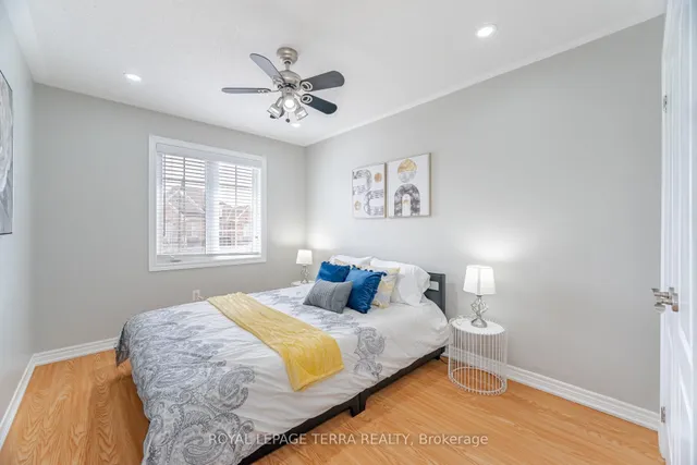 Additional image 27 of 15 Versailles Cres