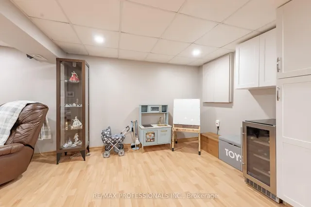 Additional image 18 of 868 Governors Crt