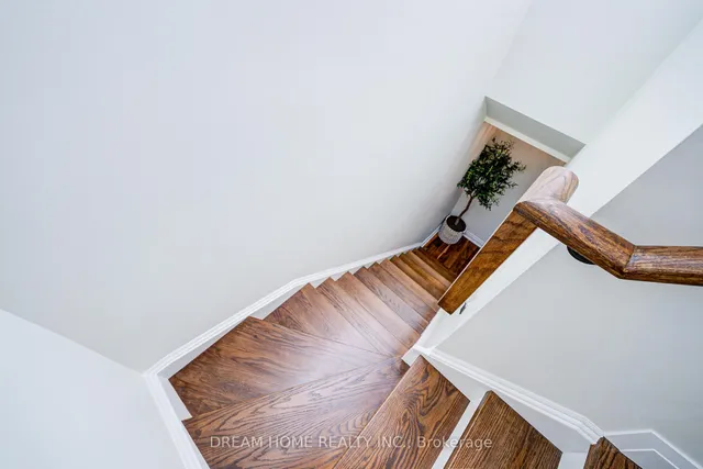 Additional image 23 of 1 Town Centre Crt