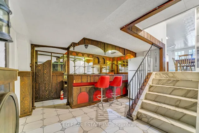 Additional image 22 of 204 FAIRGLEN Ave