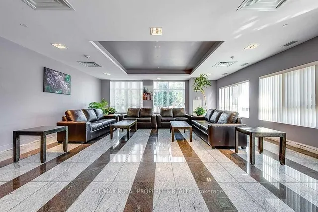 Additional image 8 of 1328 Birchmount Rd Unit Ph01