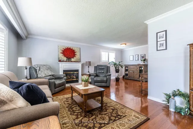 Additional image 4 of 3201 Centennial Dr