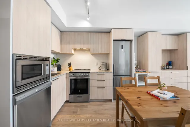 Additional image 3 of 501 Yonge St Unit 1211