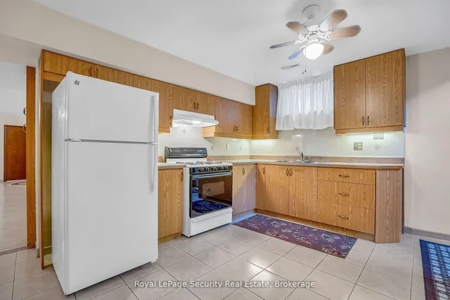 Additional image 44 of 27 Mulholland Ave