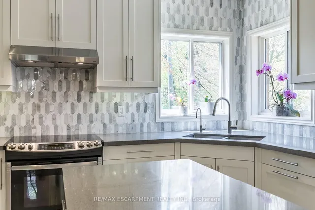 Additional image 7 of 58 ANDERSON Crt