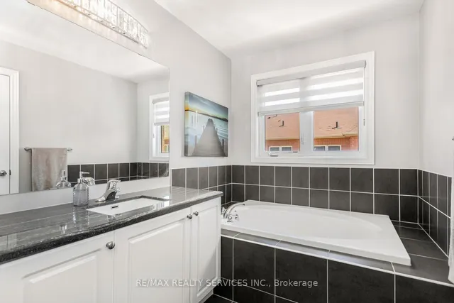 Additional image 18 of 14 Rockman Cres