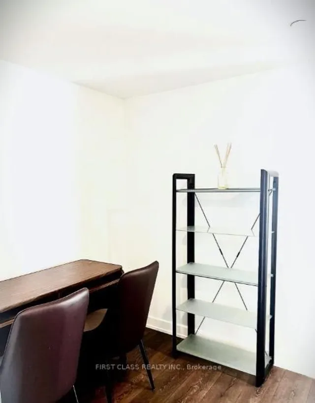 Additional image 9 of 501 Yonge St Unit 4302