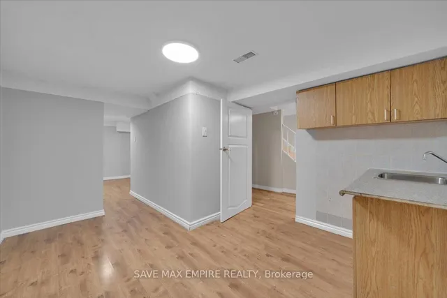 Additional image 30 of 18 Hasting Sq