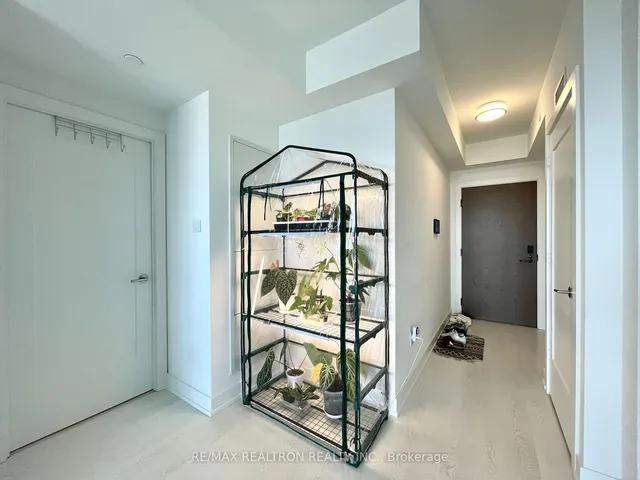 Additional image 10 of 30 Inn On The Park Dr Unit 3706