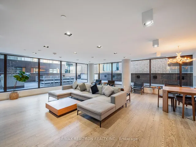 Additional image 32 of 111 Bathurst St Unit 1217