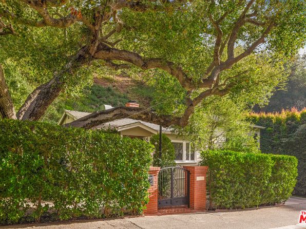 9720 Yoakum Dr, Beverly Hills, CA 90210