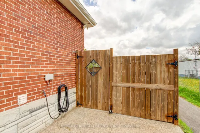 Additional image 50 of 182 Glennie Ave