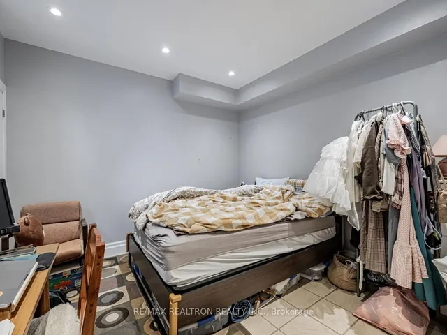 Additional image 23 of 32 Roberta Dr