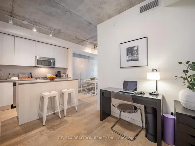 Additional image 11 of 111 Bathurst St Unit 1217