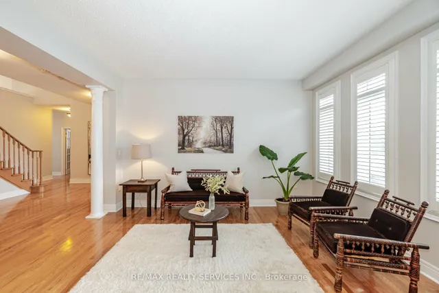 Additional image 5 of 32 Radial St