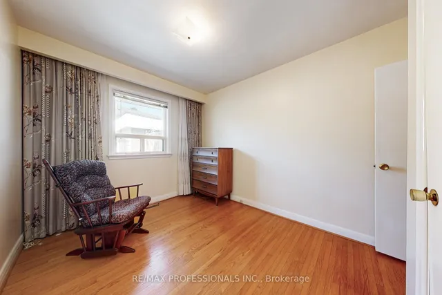 Additional image 18 of 26 Crane Ave