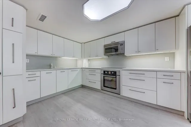 Additional image 20 of 3900 Yonge St Unit 909