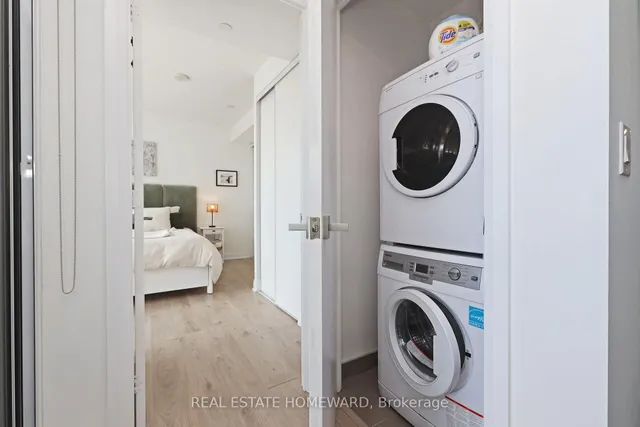 Additional image 17 of 36 Park Lawn Ave Unit 810