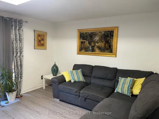 Additional image 14 of 72 Underhill Cres