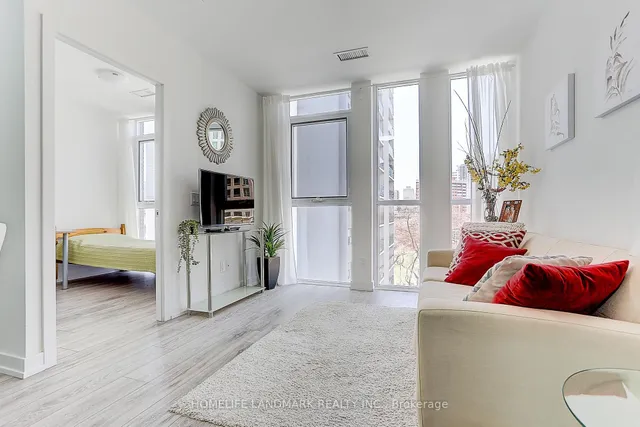 Additional image 22 of 159 Wellesley St Unit 401