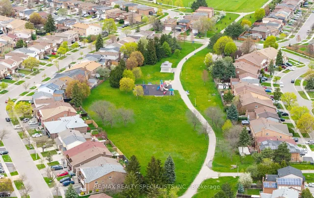 Additional image 43 of 93 Collins Cres