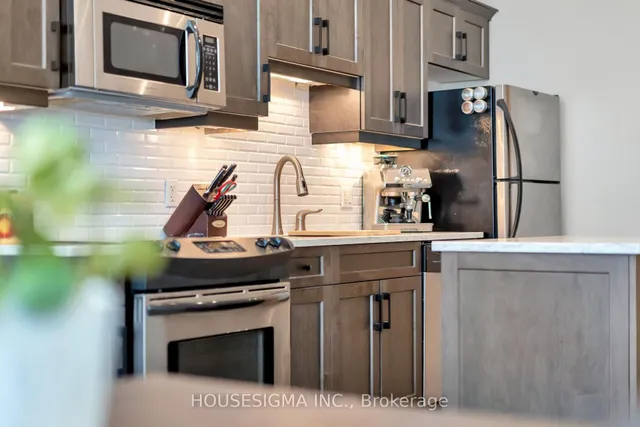 Additional image 16 of 410 King St Unit 118