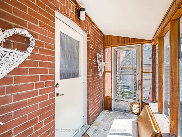 Additional image 19 of 872 Royal York Rd