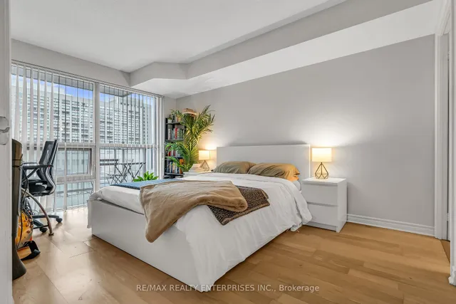 Additional image 22 of 763 Bay St Unit 404