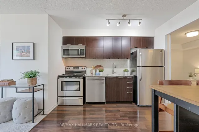 Additional image 15 of 38 Joe Shuster Way Unit 721