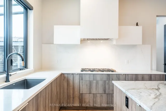 Additional image 14 of 46 Zellens Rd