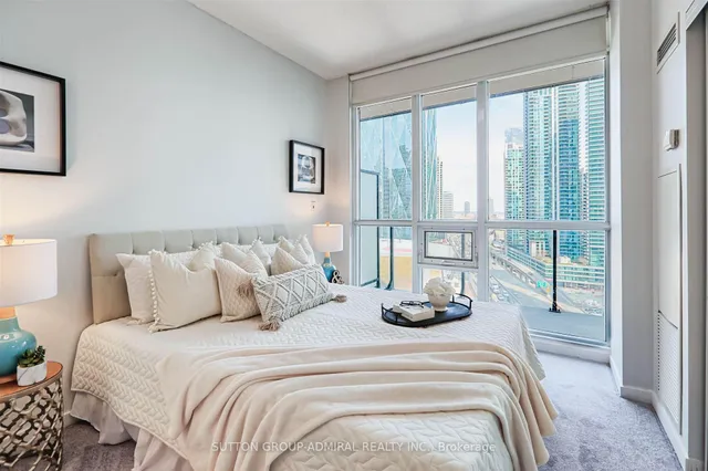 Additional image 28 of 55 Bremner Blvd Unit 1407