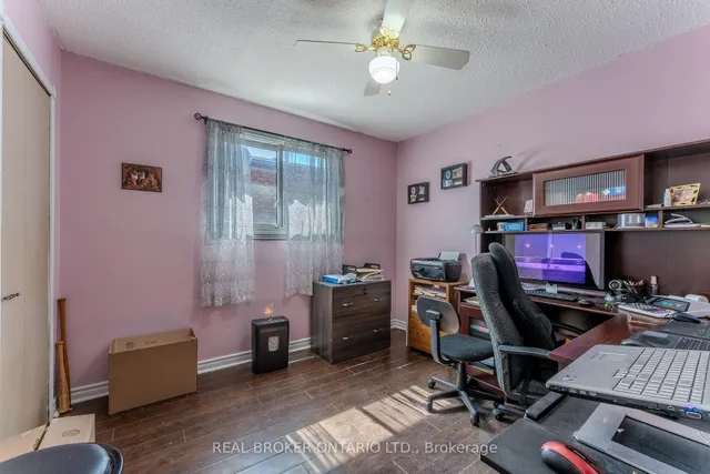 Additional image 17 of 17 Taymall St