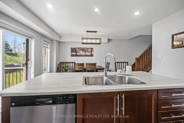 Additional image 38 of 66 Crafter Cres