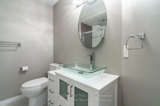 Additional image 22 of 2075 WALKERS Line Unit 246